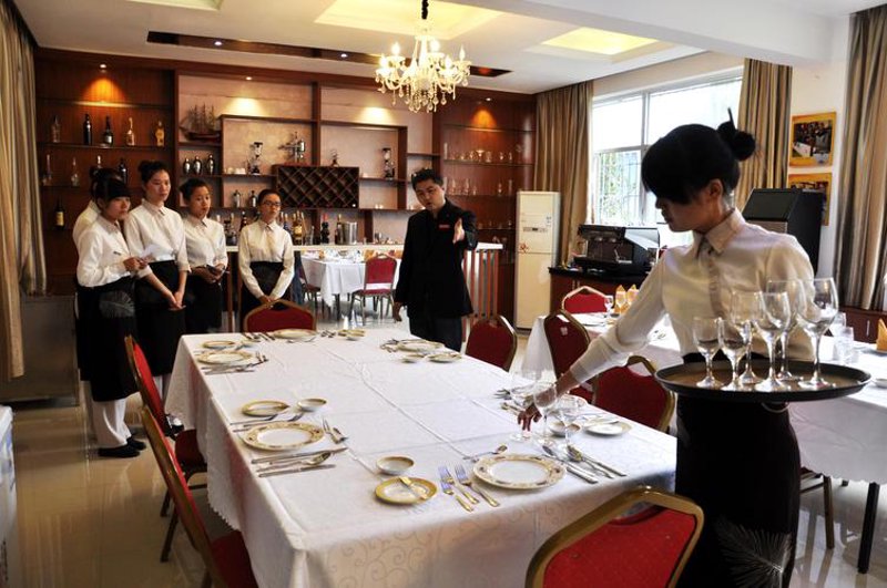 酒店运营：如何提升服务与效益